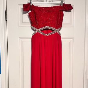 Red/ Floor-length evening gown by Xtraordinary